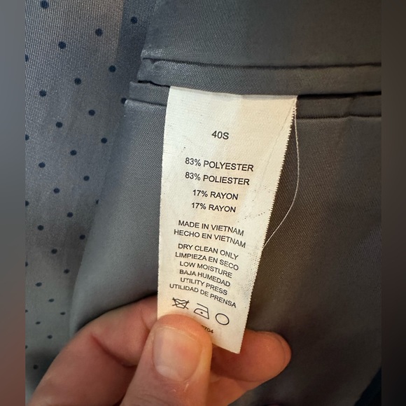 Perry Ellis sports coat. - Picture 2 of 4